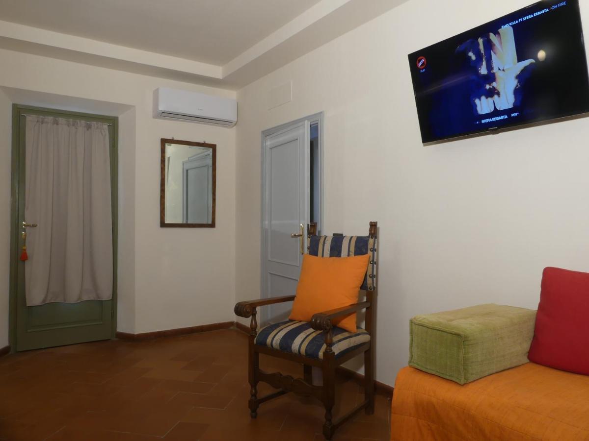Helichrysum Bed & Breakfast Vinci Luaran gambar