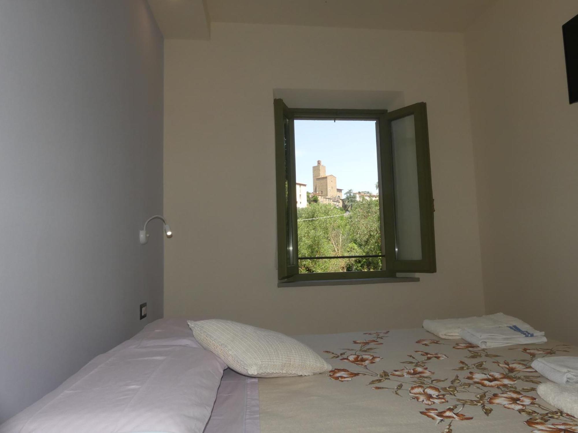 Helichrysum Bed & Breakfast Vinci Luaran gambar